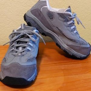 Skechers light weight safety toe D'Lites, grey